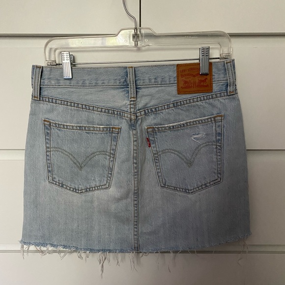 Levi’s Skirt - Picture 2 of 3